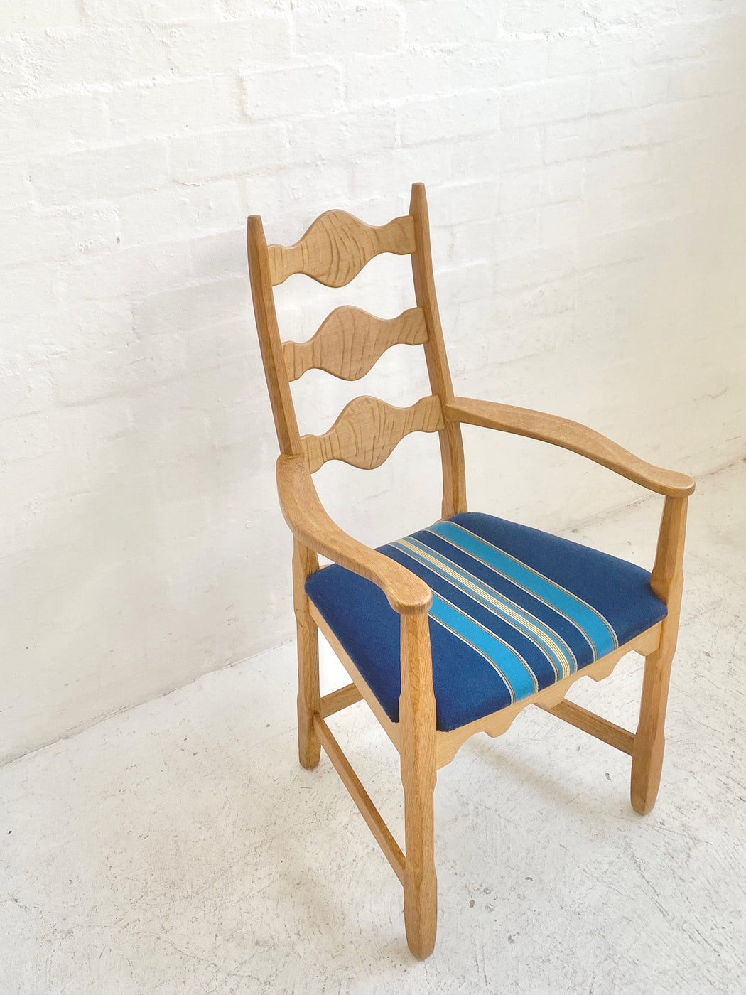 Henning Kjaernulf Chair