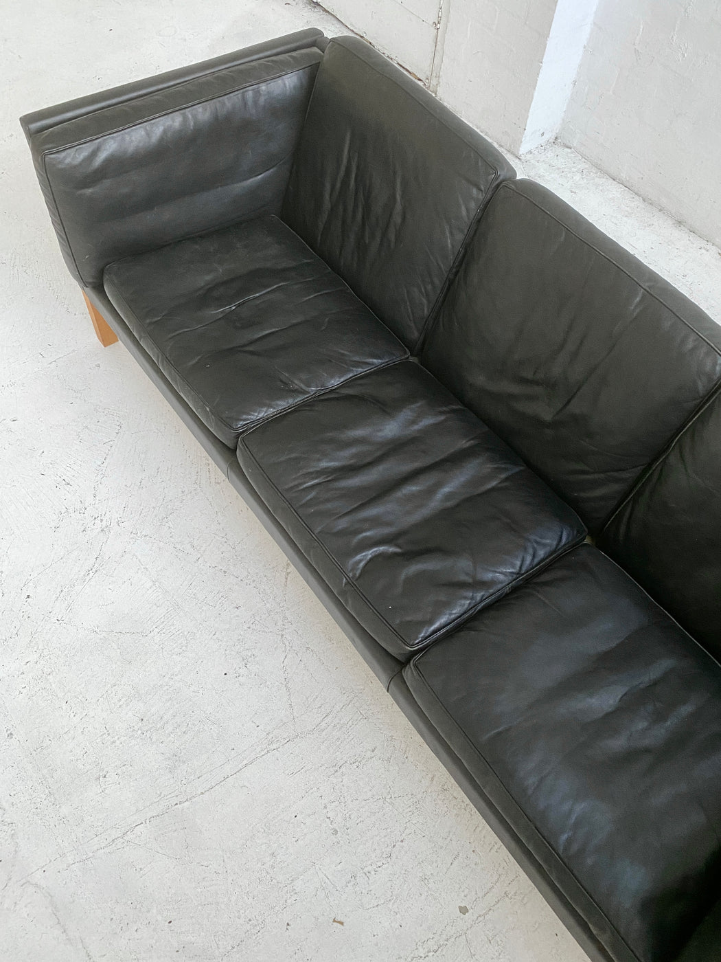 Ivan Schlecter ‘Model IS003’ Sofa