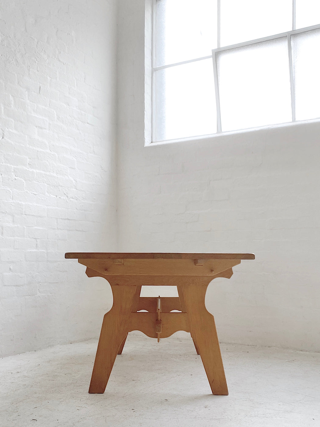 Henning Kjærnulk 'Folk' Table