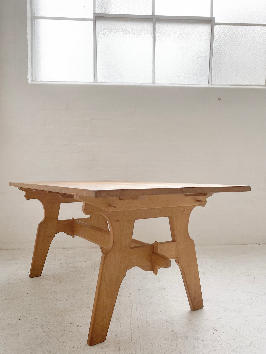 Henning Kjærnulk 'Folk' Table