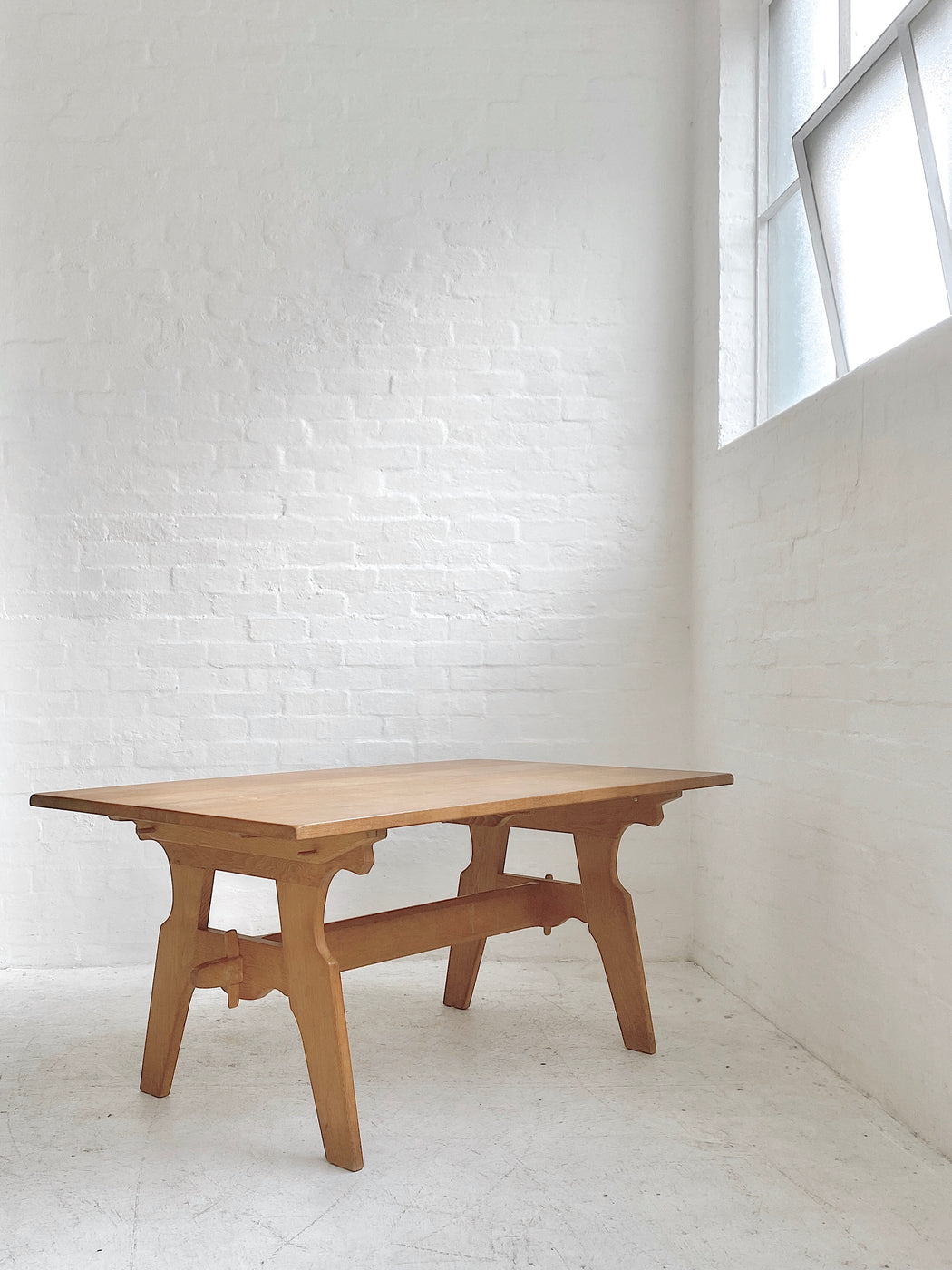 Henning Kjærnulk 'Folk' Table