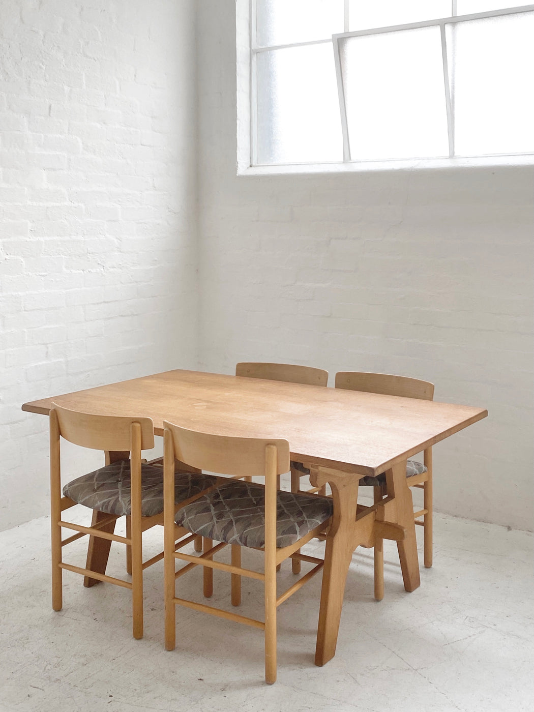 Henning Kjærnulk 'Folk' Table