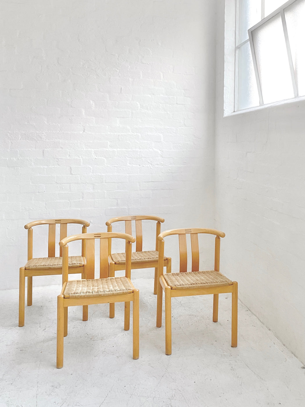 Set of four Hans J. Frydendal 'Cleopatra-50' Chairs