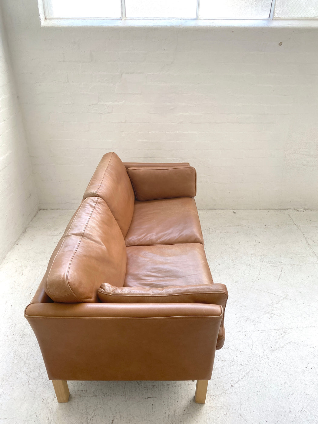 Mogens Hansen  'Model 2225' Sofa