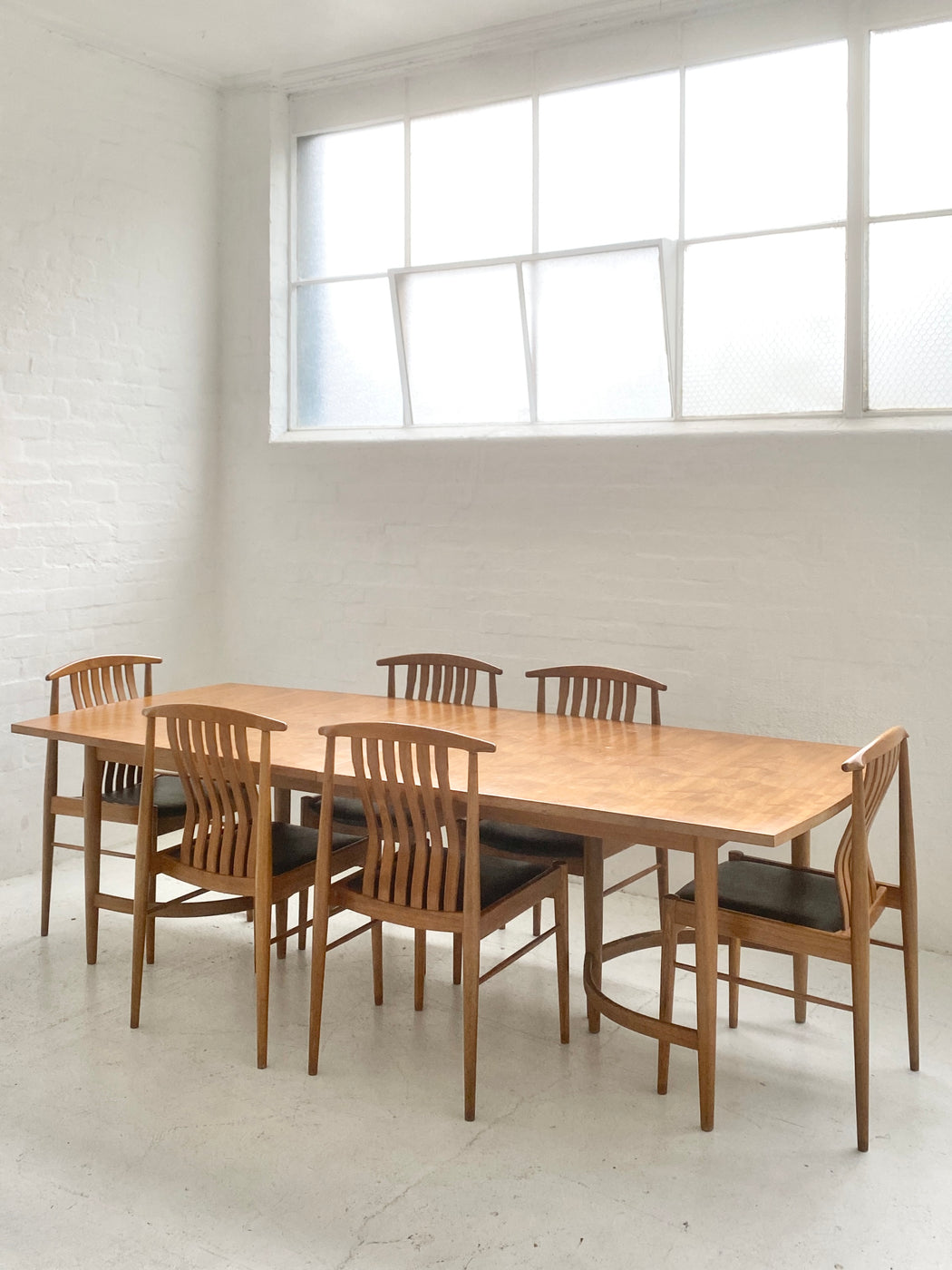 Dario Zoureff Dining Table