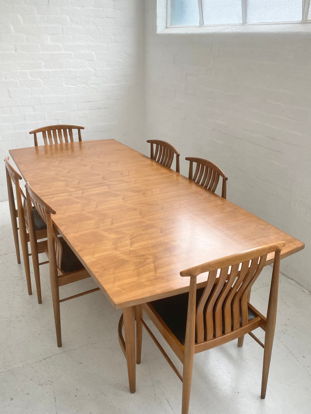 Dario Zoureff Dining Table