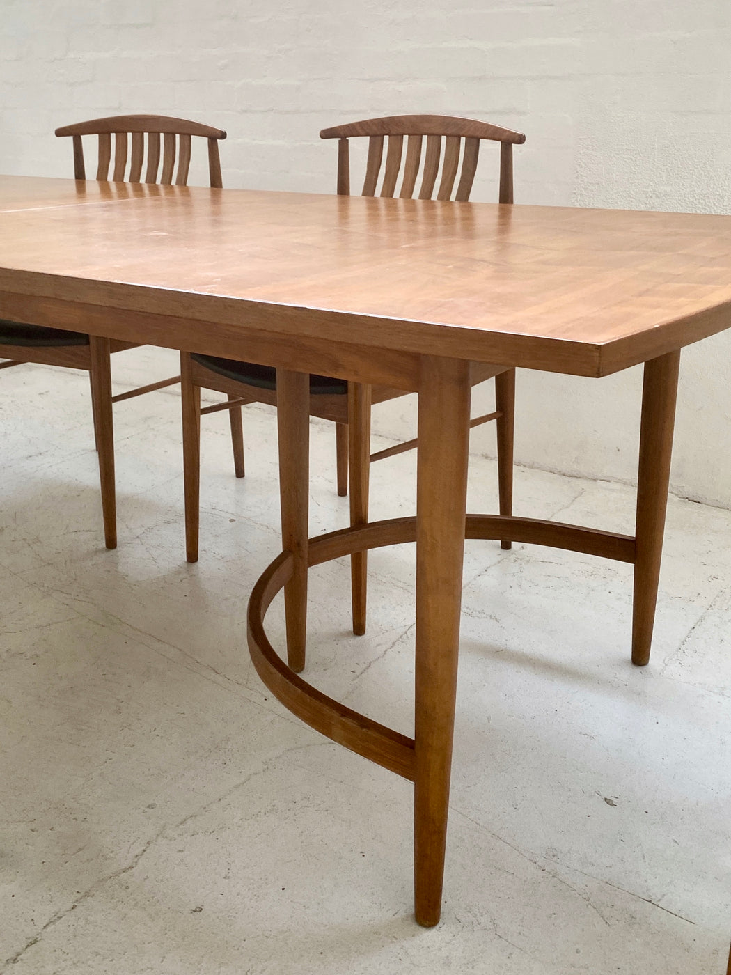 Dario Zoureff Dining Table