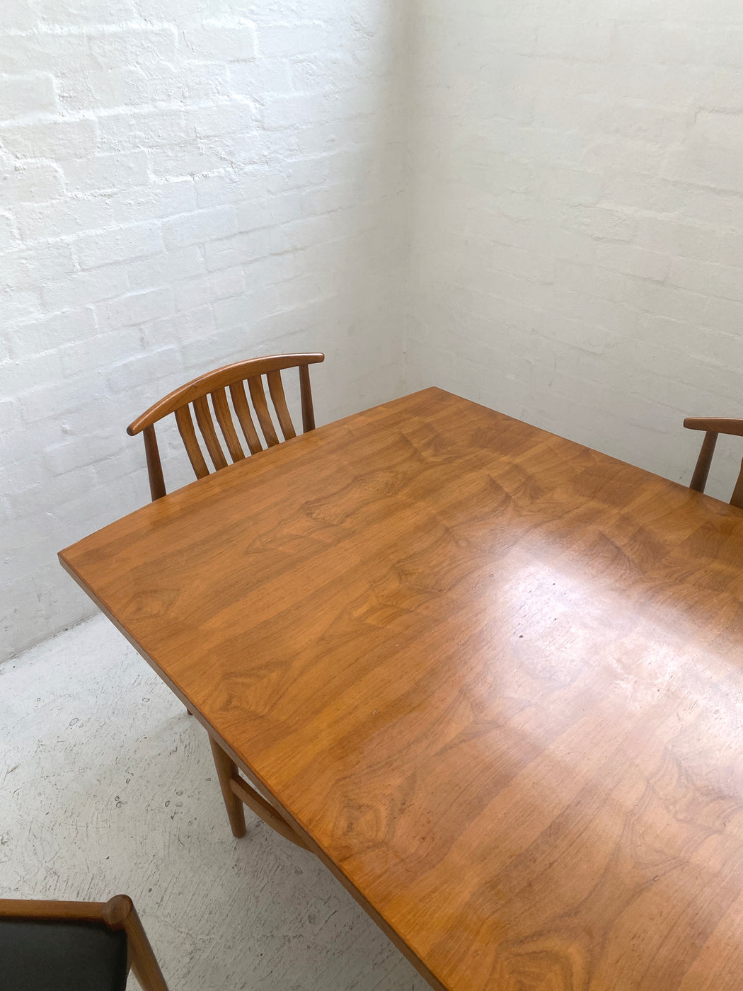 Dario Zoureff Dining Table