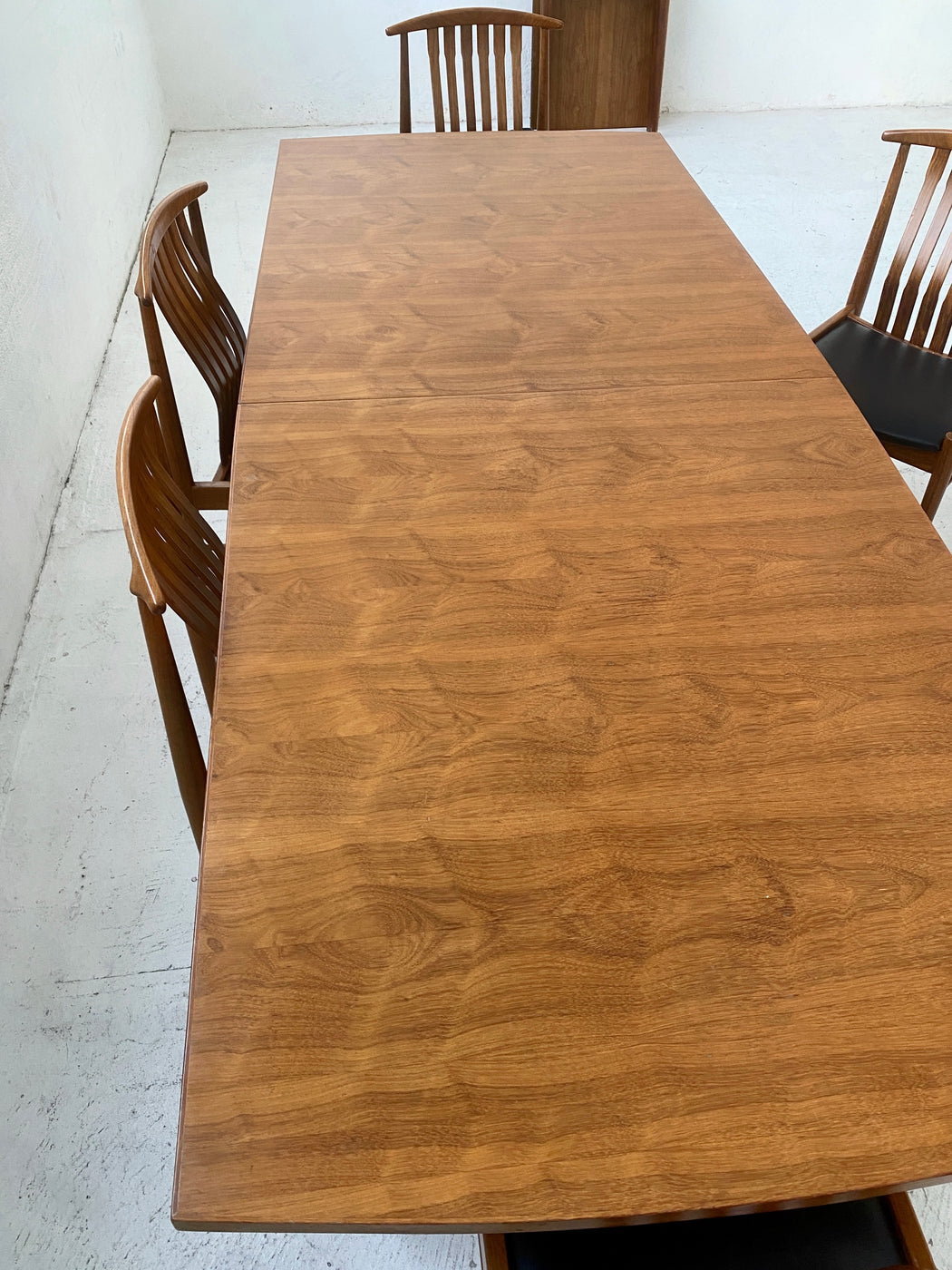 Dario Zoureff Dining Table