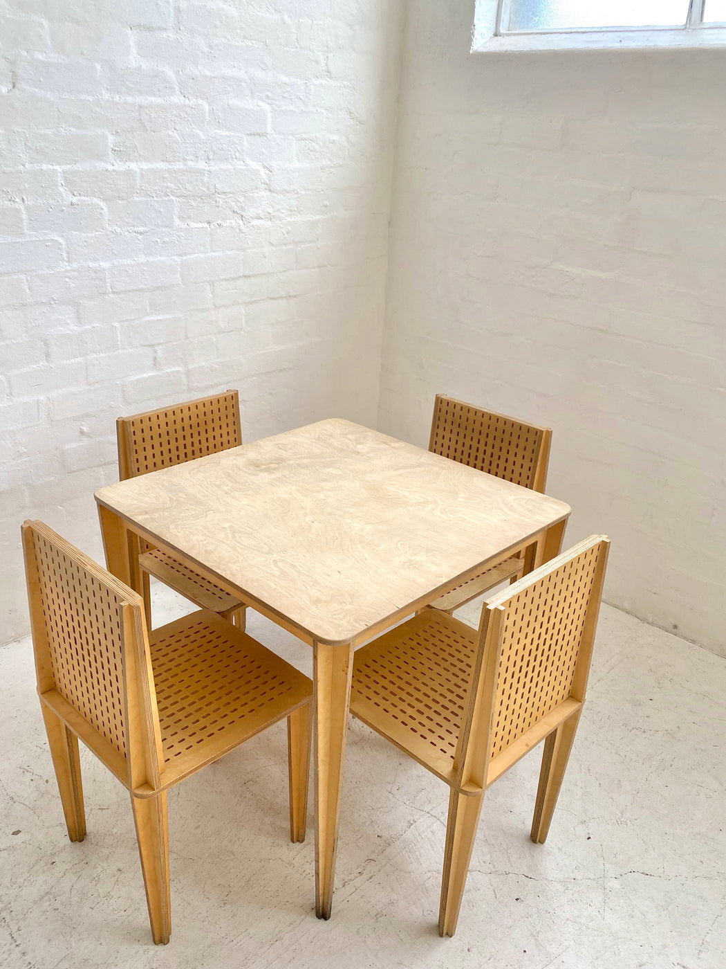 LLDS 'Cruciform' Dining Setting