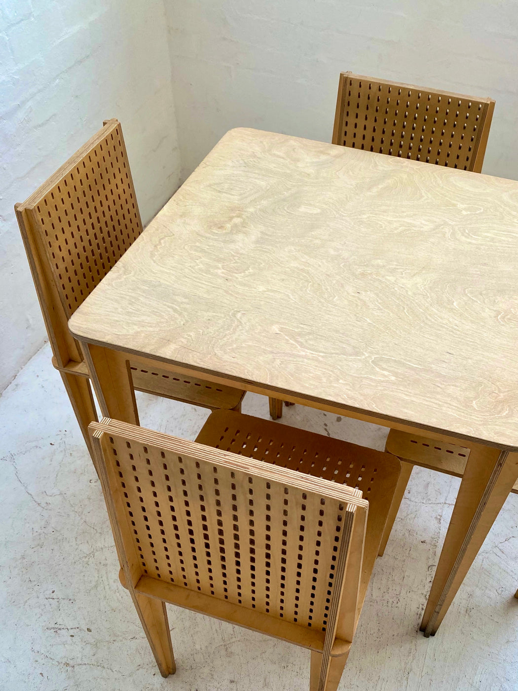 LLDS 'Cruciform' Dining Setting