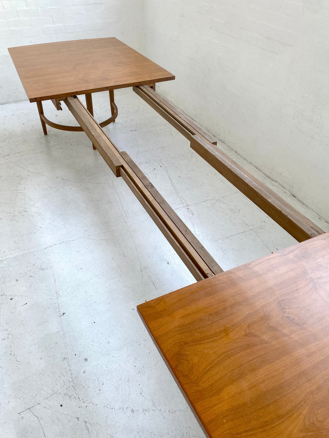 Dario Zoureff Dining Table