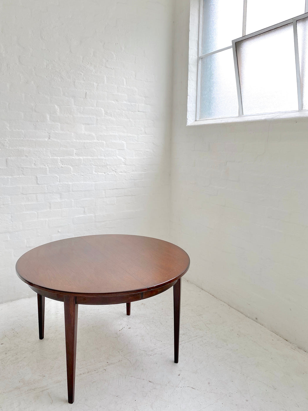 Omann Jun Rosewood Dining Table