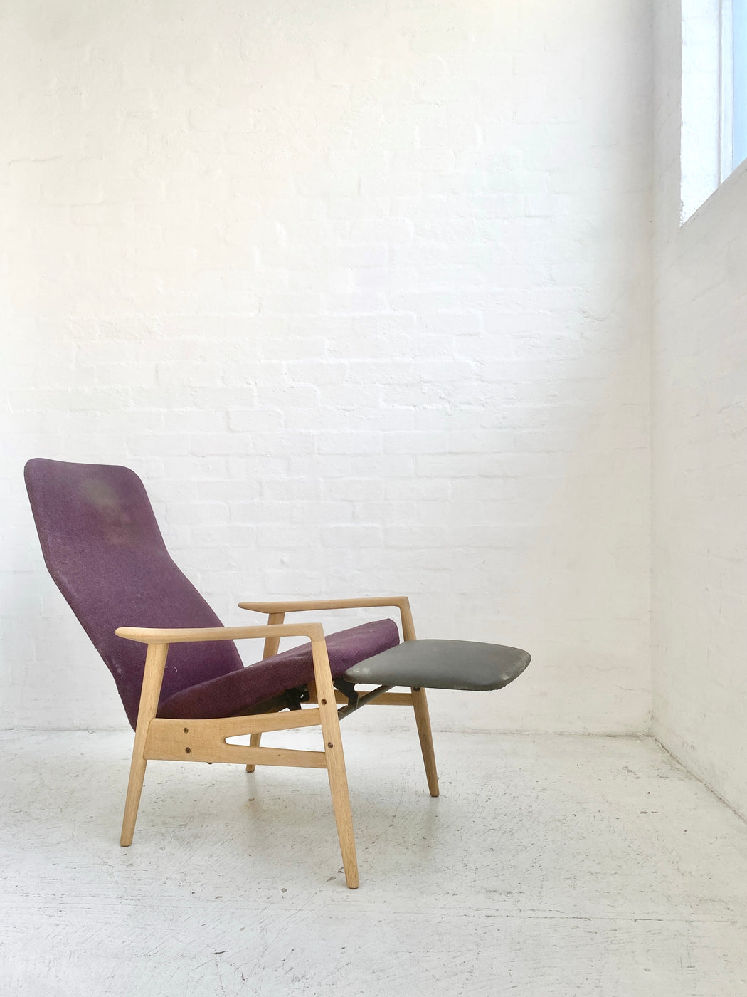 Reclining Lounge Chair