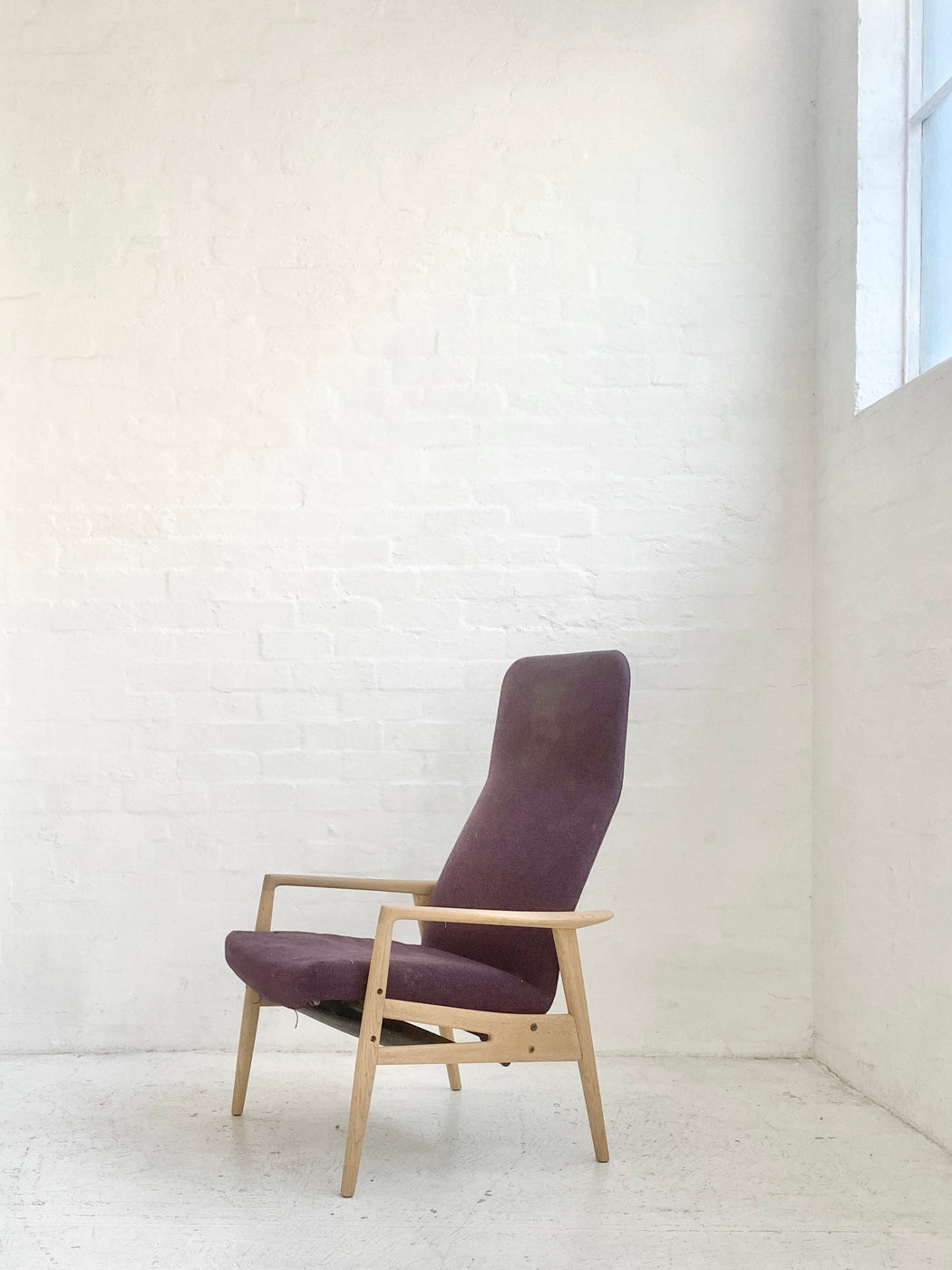 Reclining Lounge Chair