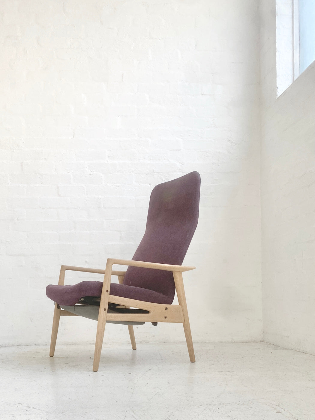 Reclining Lounge Chair