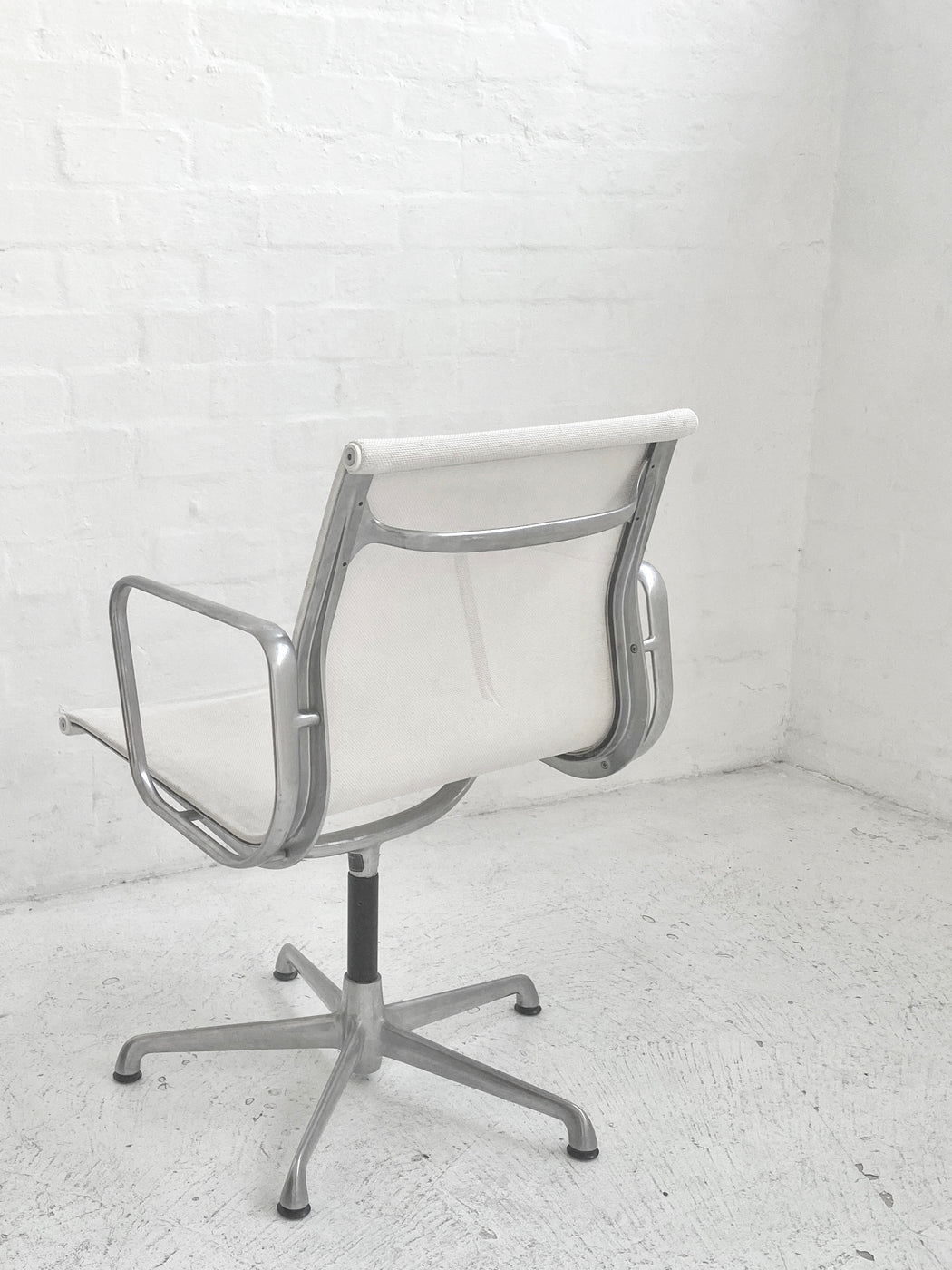 Eames Executive 'Group' Chair