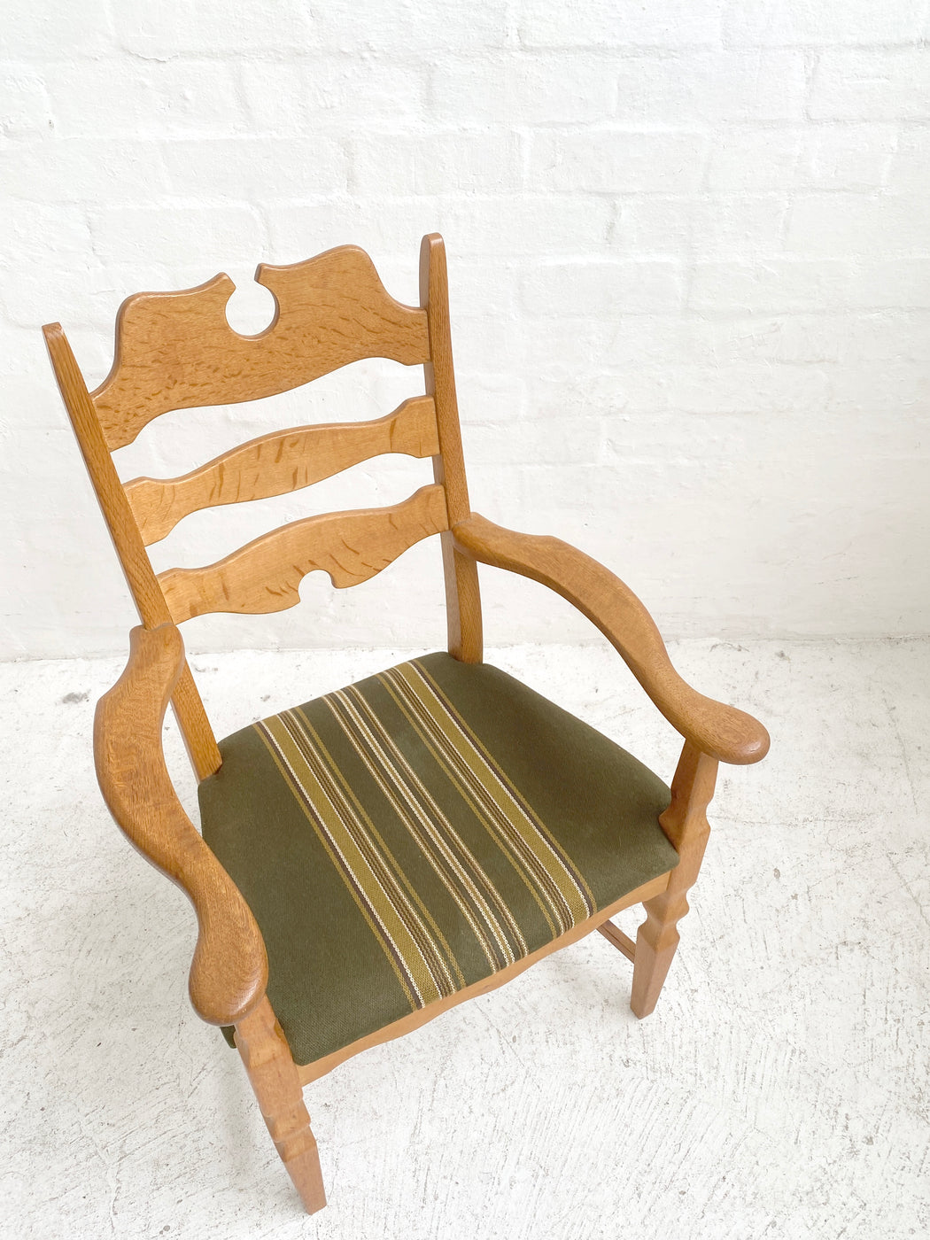 Henning Kjaernulf Chair