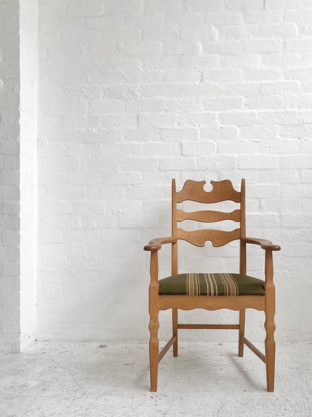Henning Kjaernulf Chair