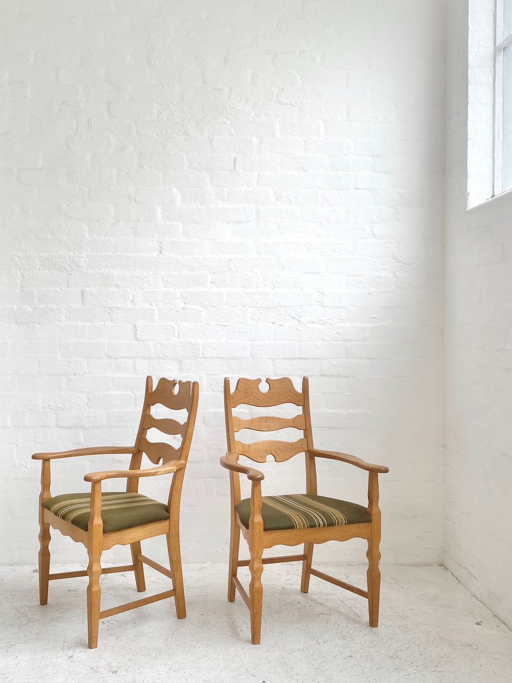 Henning Kjaernulf Chair