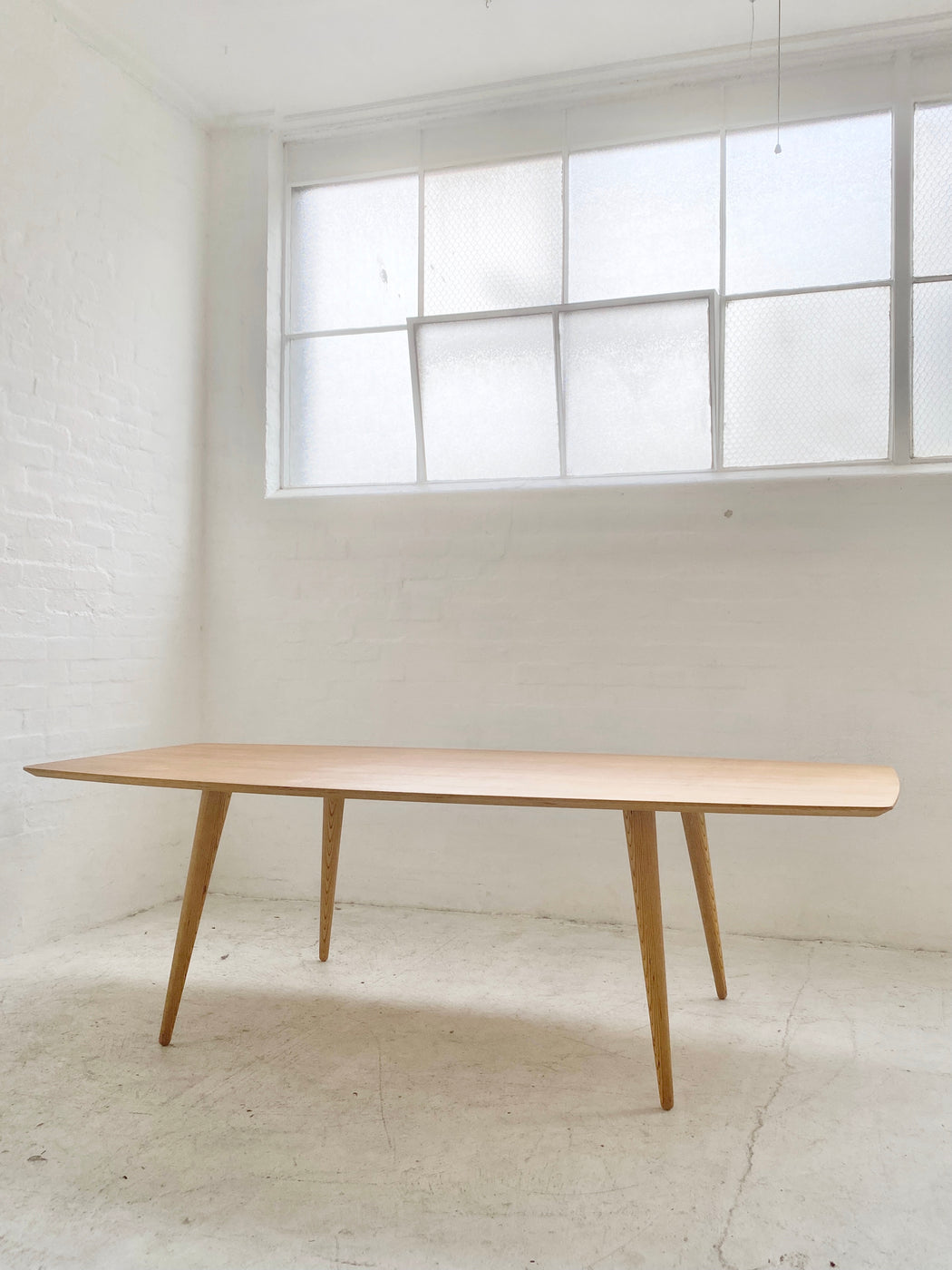 Table by Lau Lauritsen