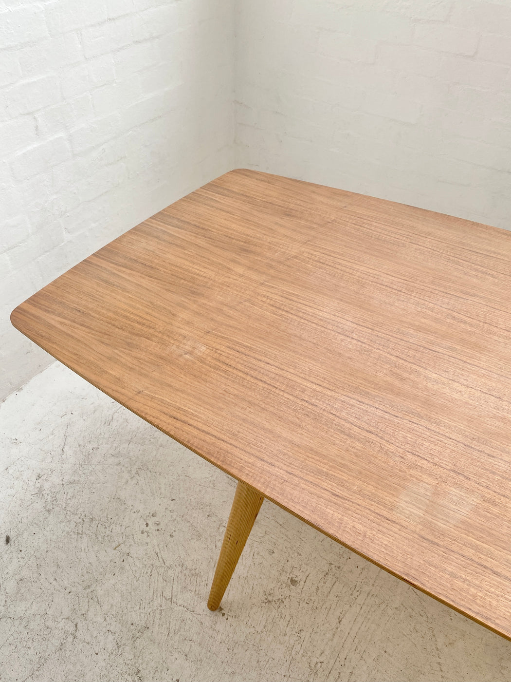 Table by Lau Lauritsen