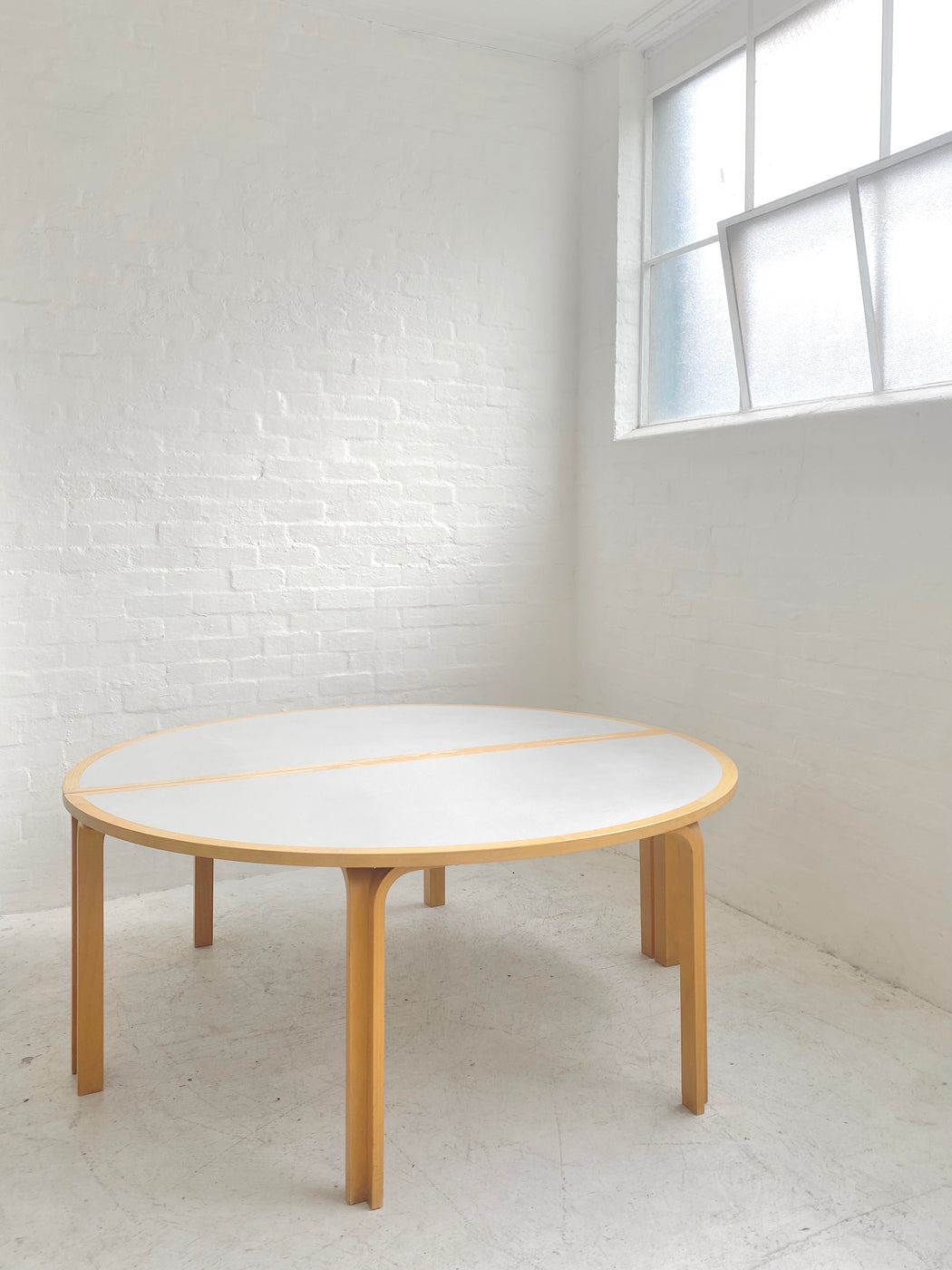 Large Thygesen & Sørensen Table