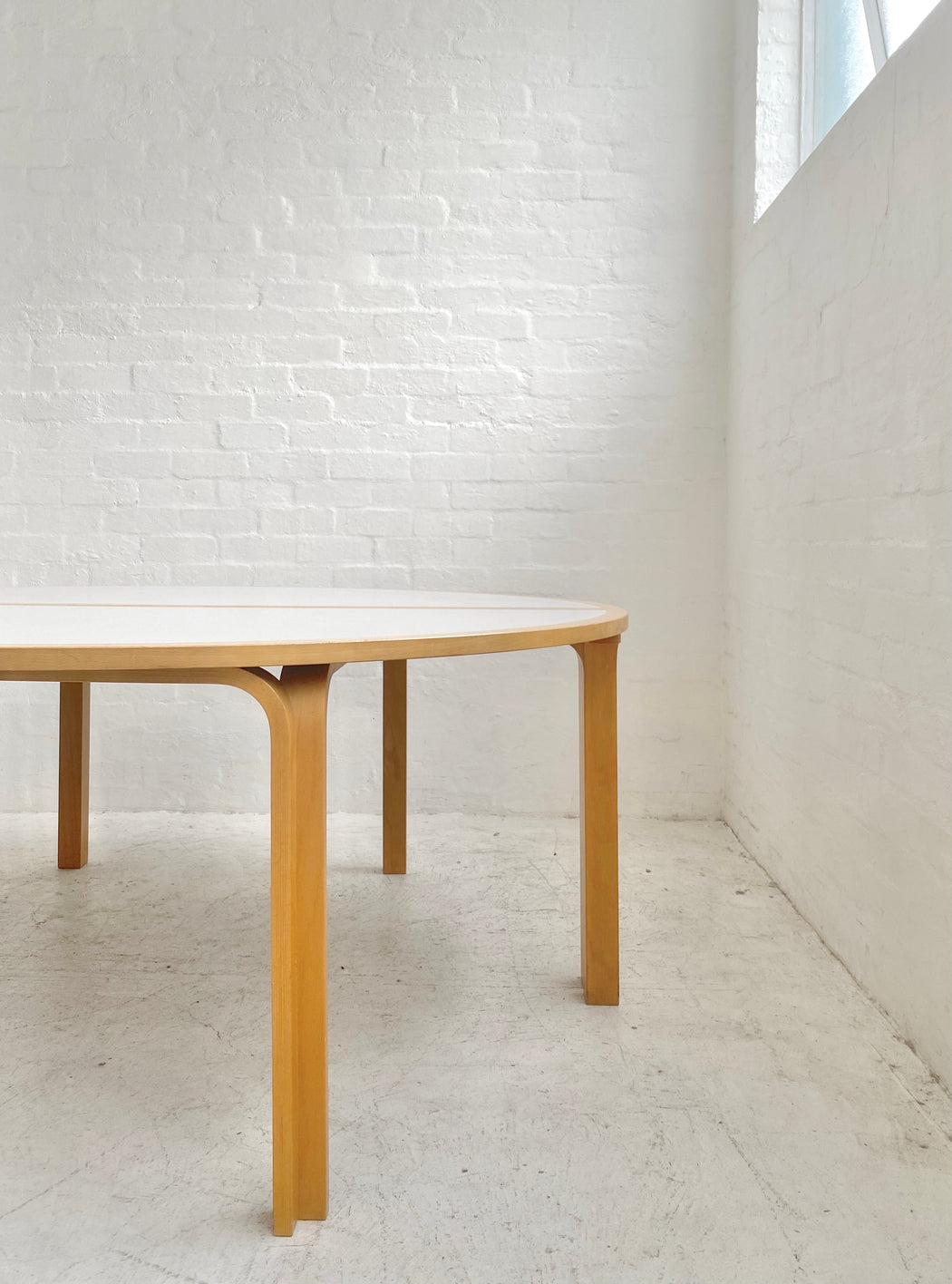 Large Thygesen & Sørensen Table