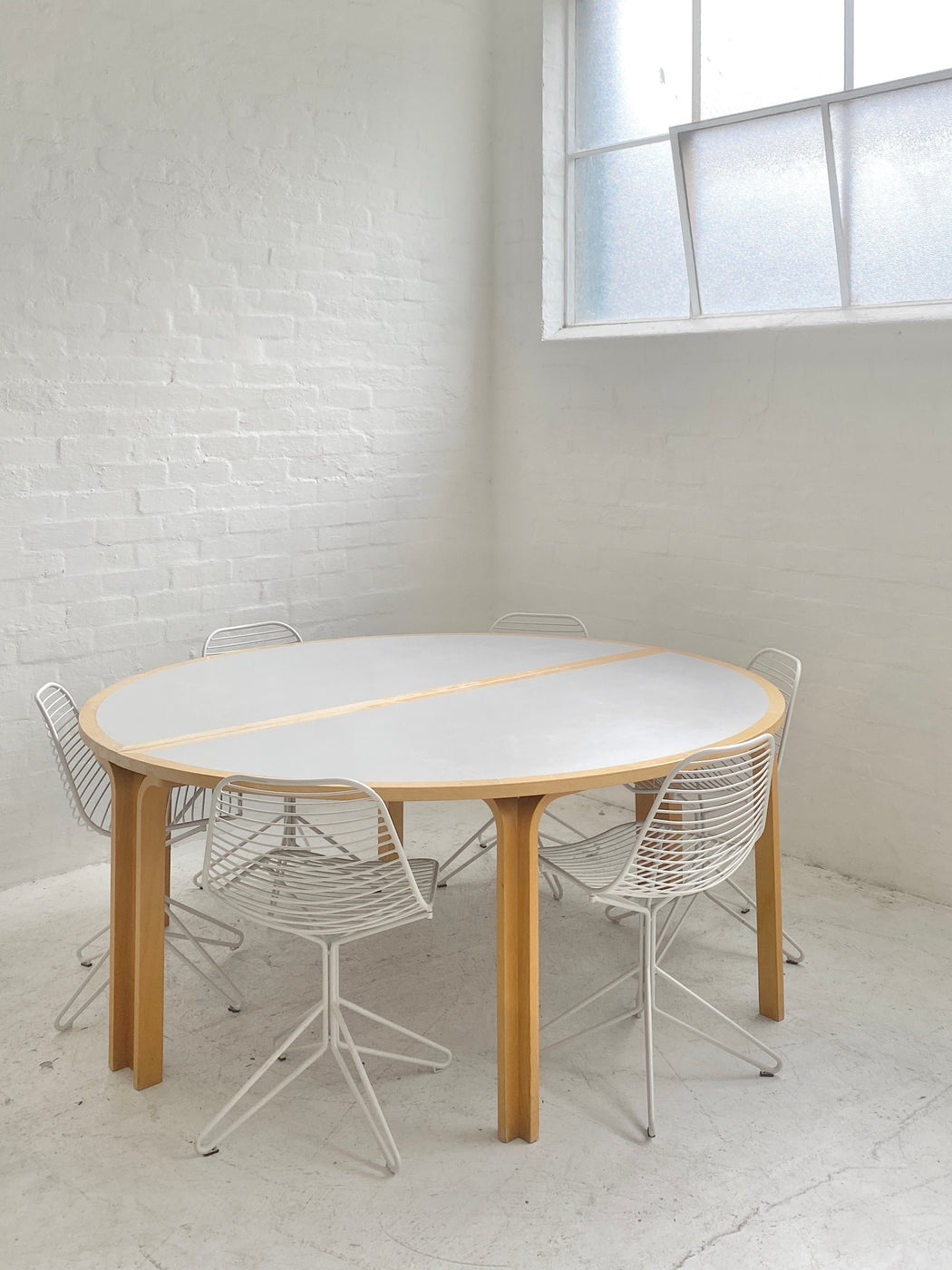 Large Thygesen & Sørensen Table