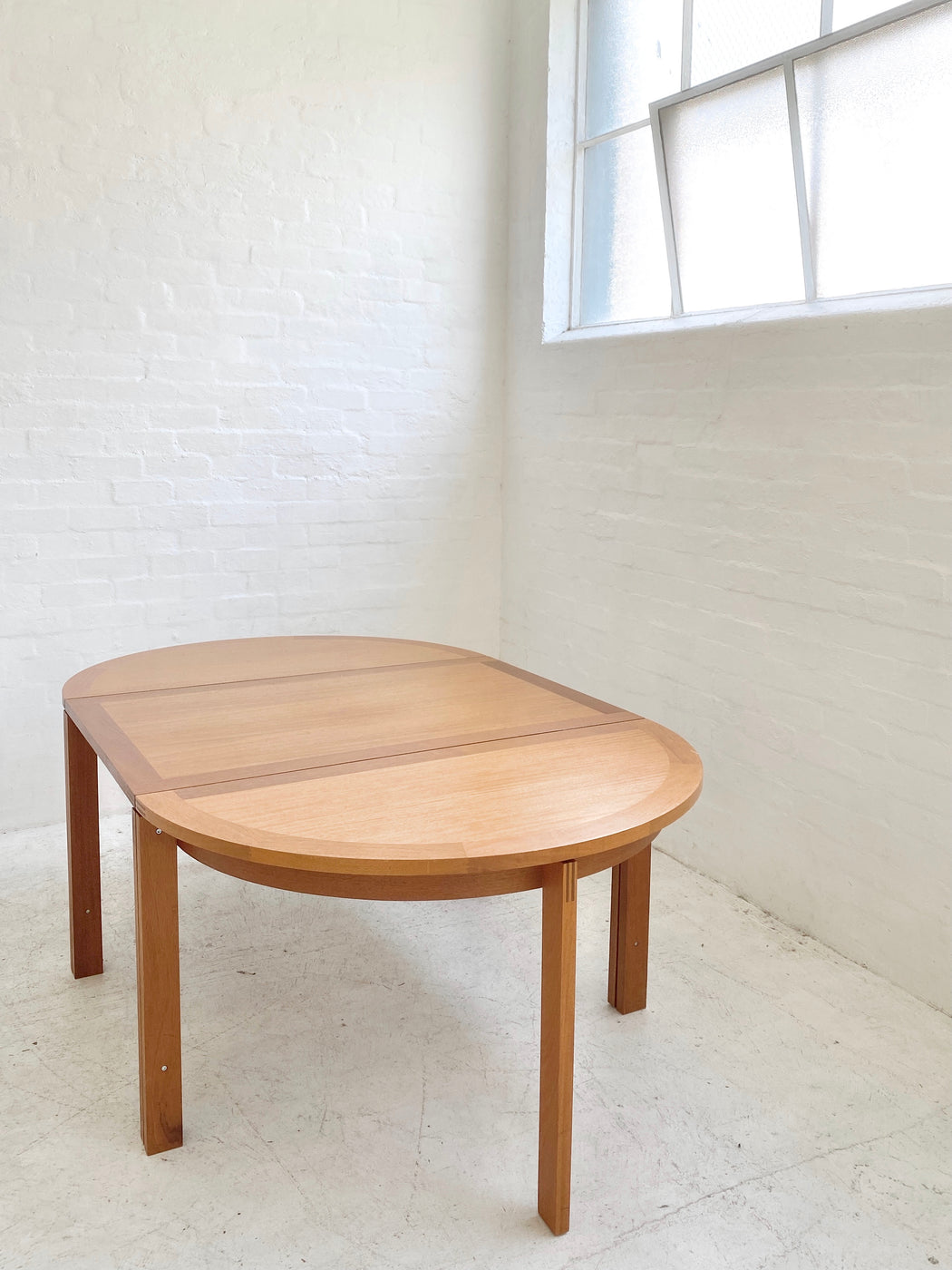 Jensen & Valeur 'M40' Mahogany Table