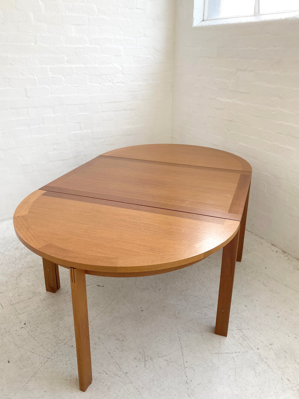 Jensen & Valeur 'M40' Mahogany Table
