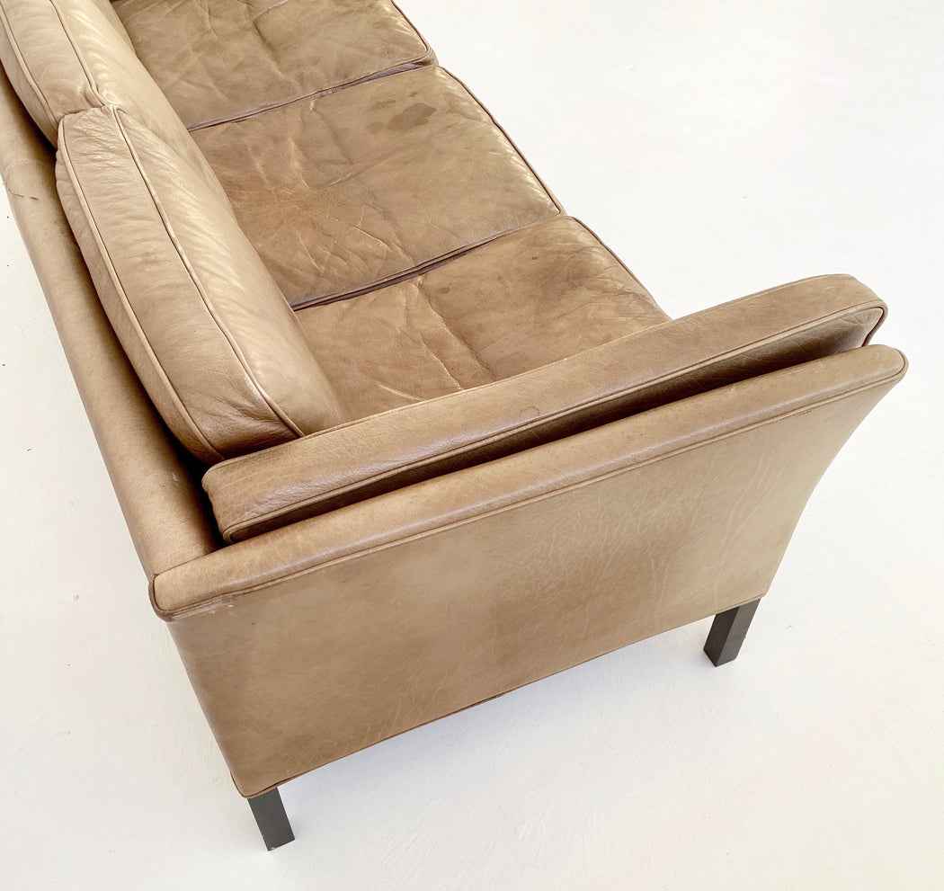 Stouby 'Oslo' Leather Sofa