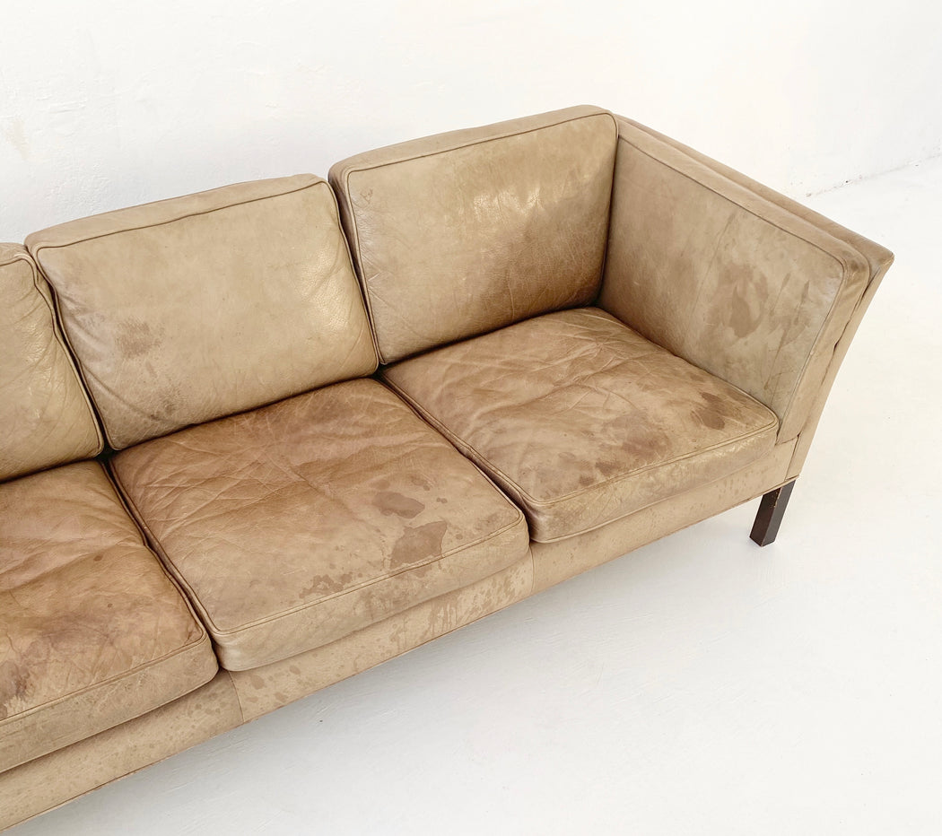 Stouby 'Oslo' Leather Sofa