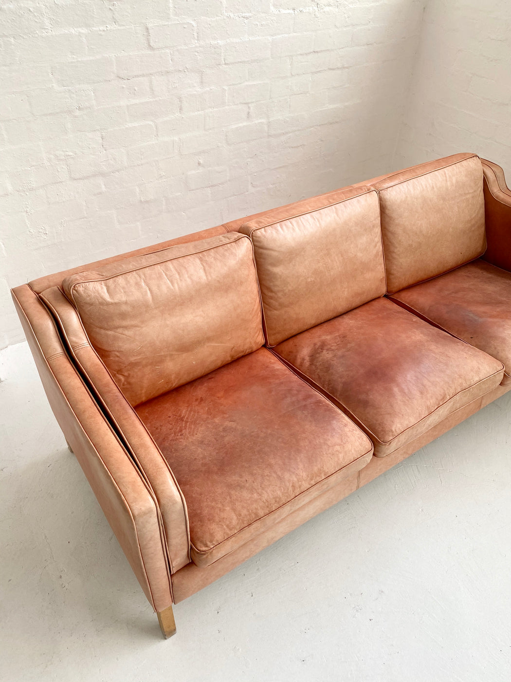 Stouby 'Eva' Leather Sofa
