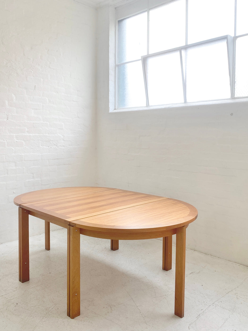 Jensen & Valeur 'M40' Mahogany Table