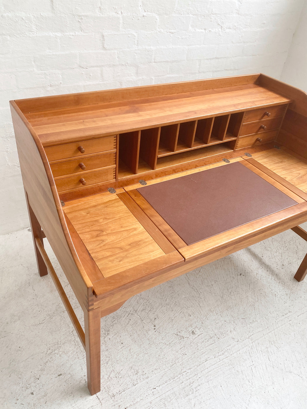 Andreas Hansen Desk