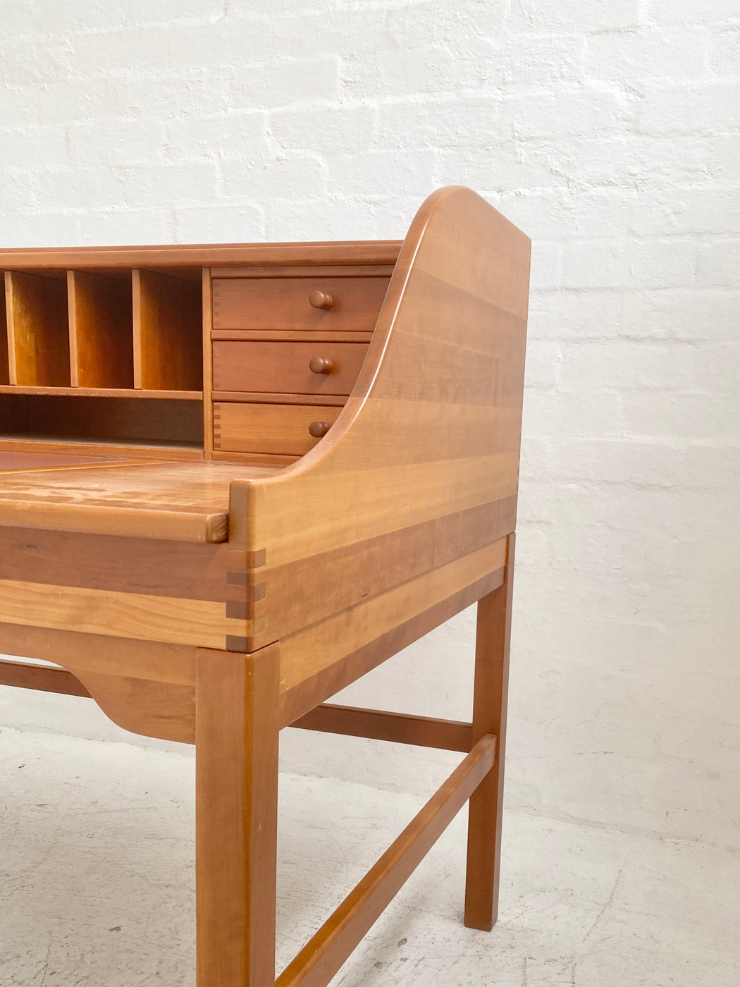 Andreas Hansen Desk