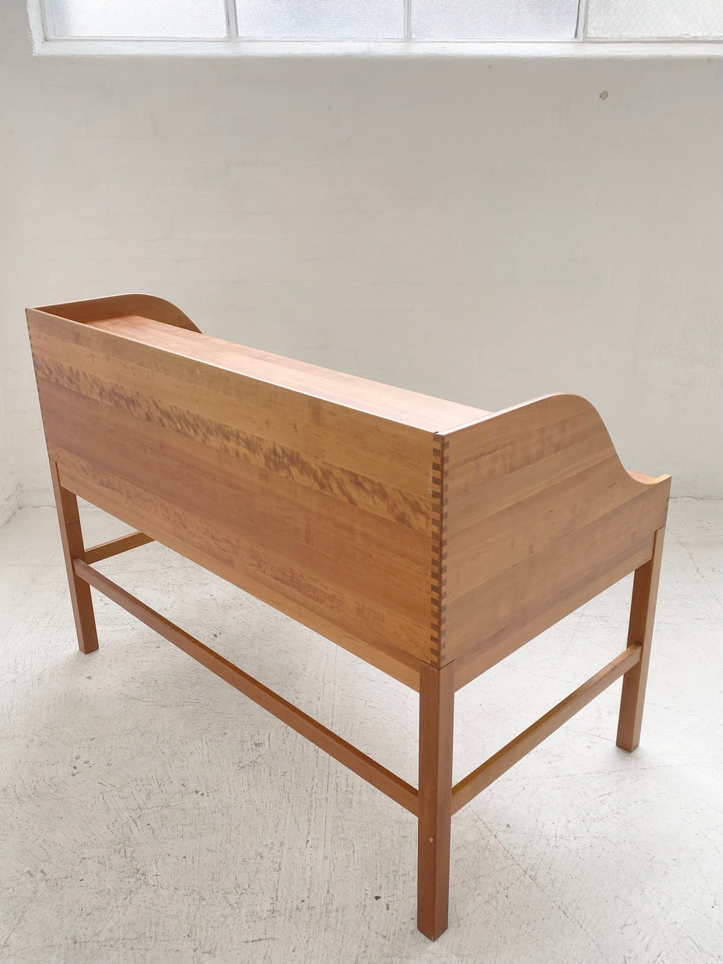 Andreas Hansen Desk