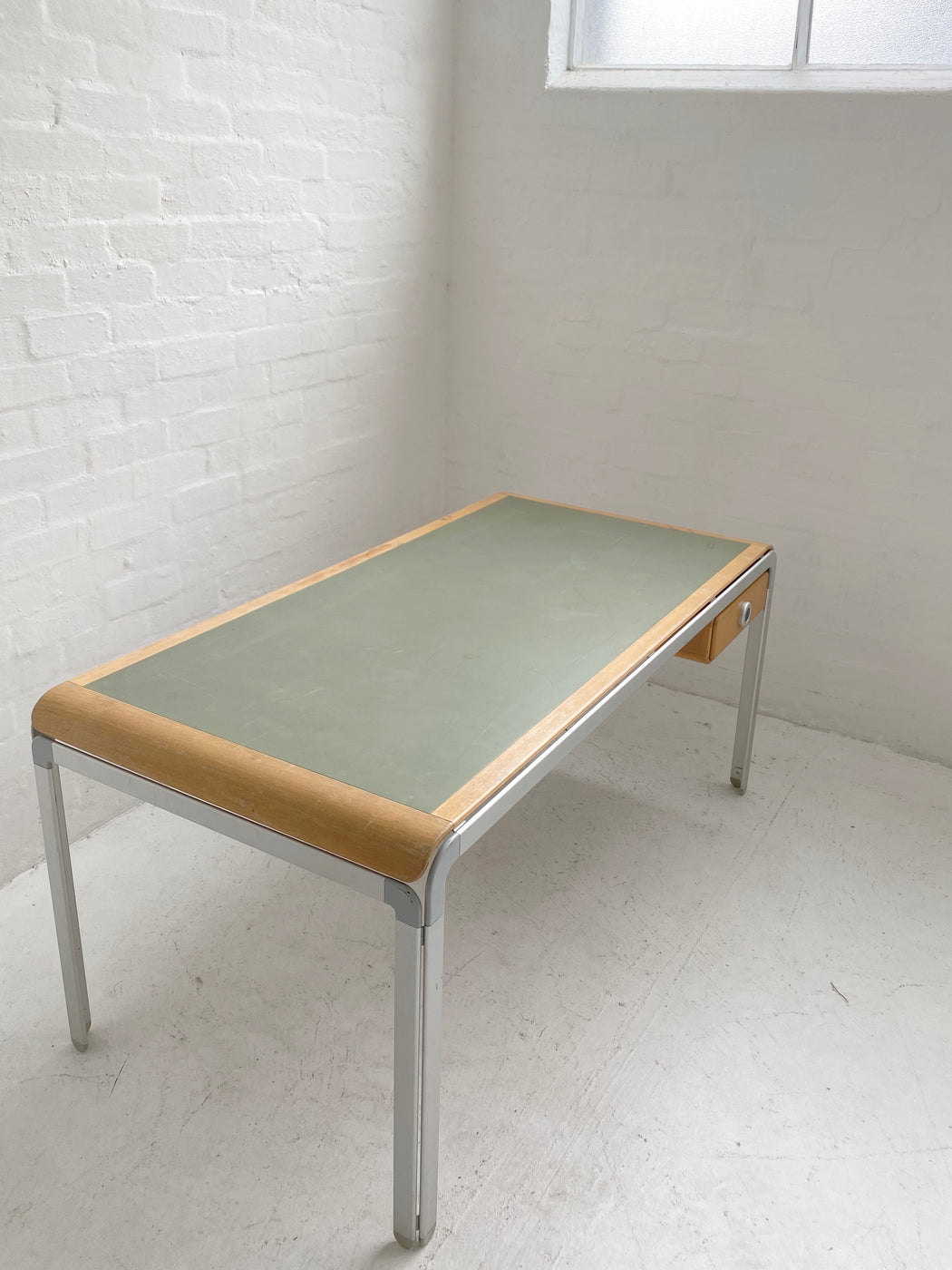 Arne Jacobsen Desk