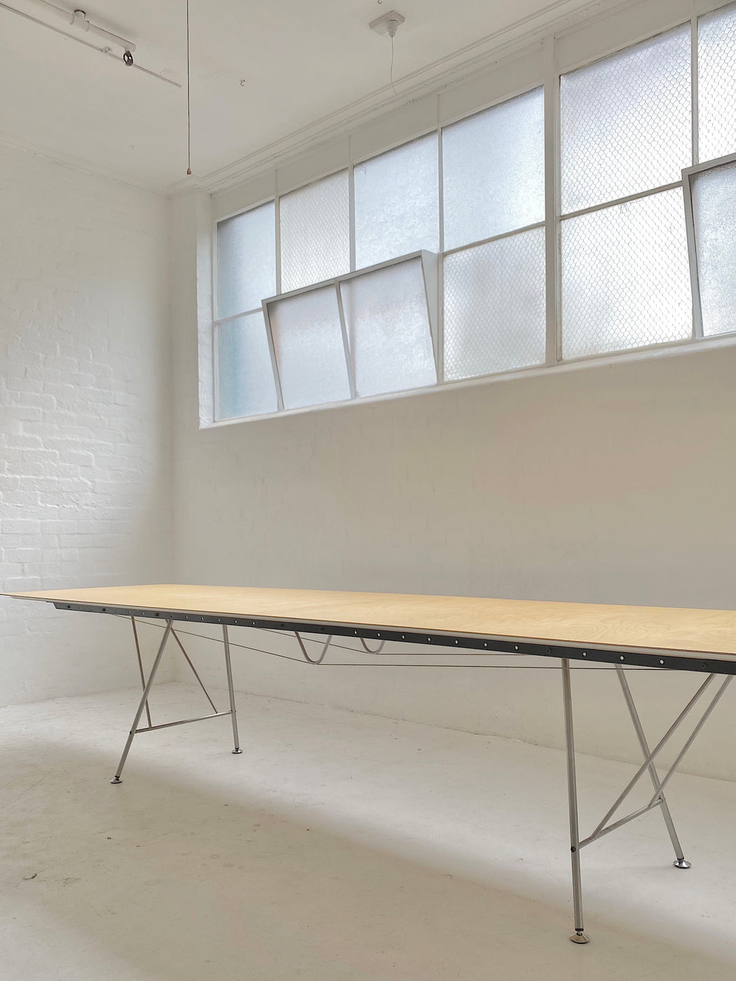 Atelier Alinea 'Unistandard' Table