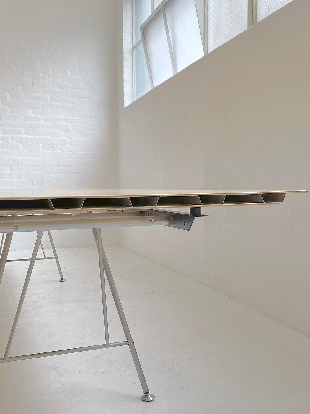 Atelier Alinea 'Unistandard' Table