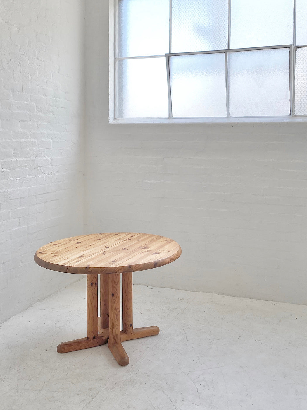 Rainer Daumiller Table