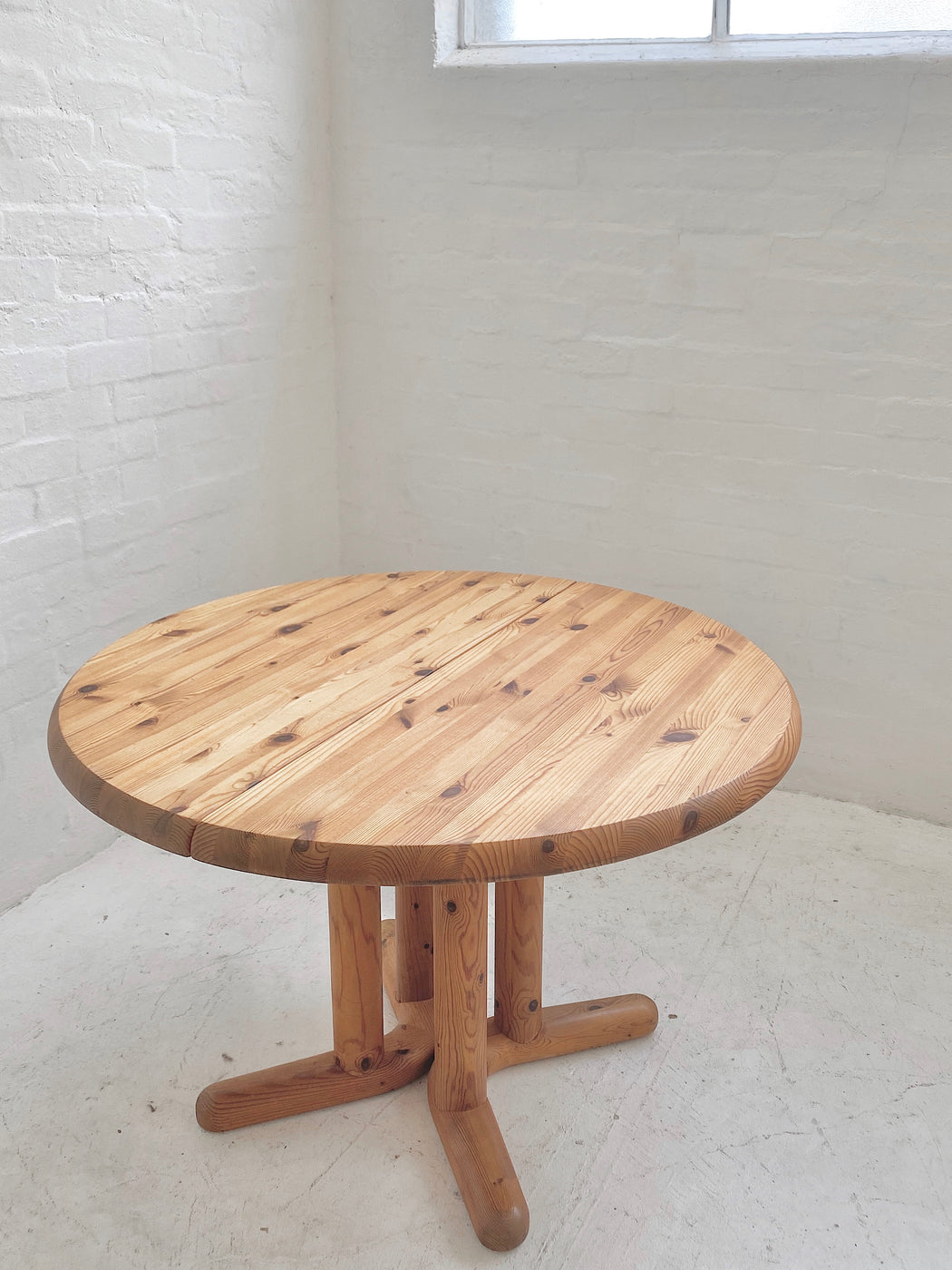 Rainer Daumiller Table