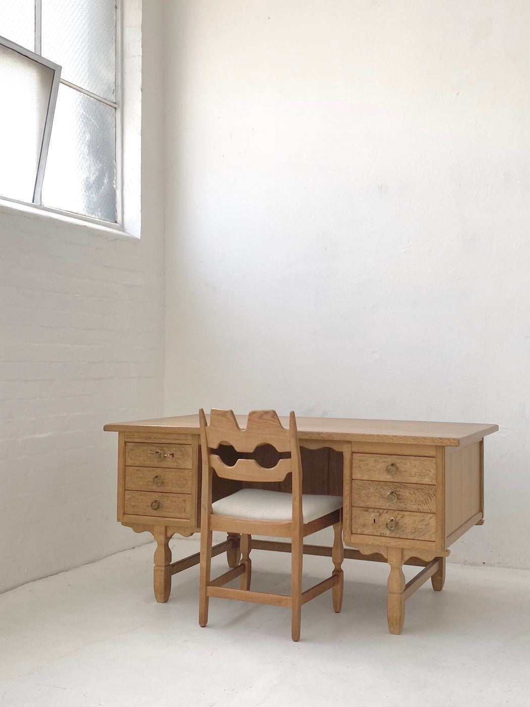 Henning Kjaernulf Oak Desk