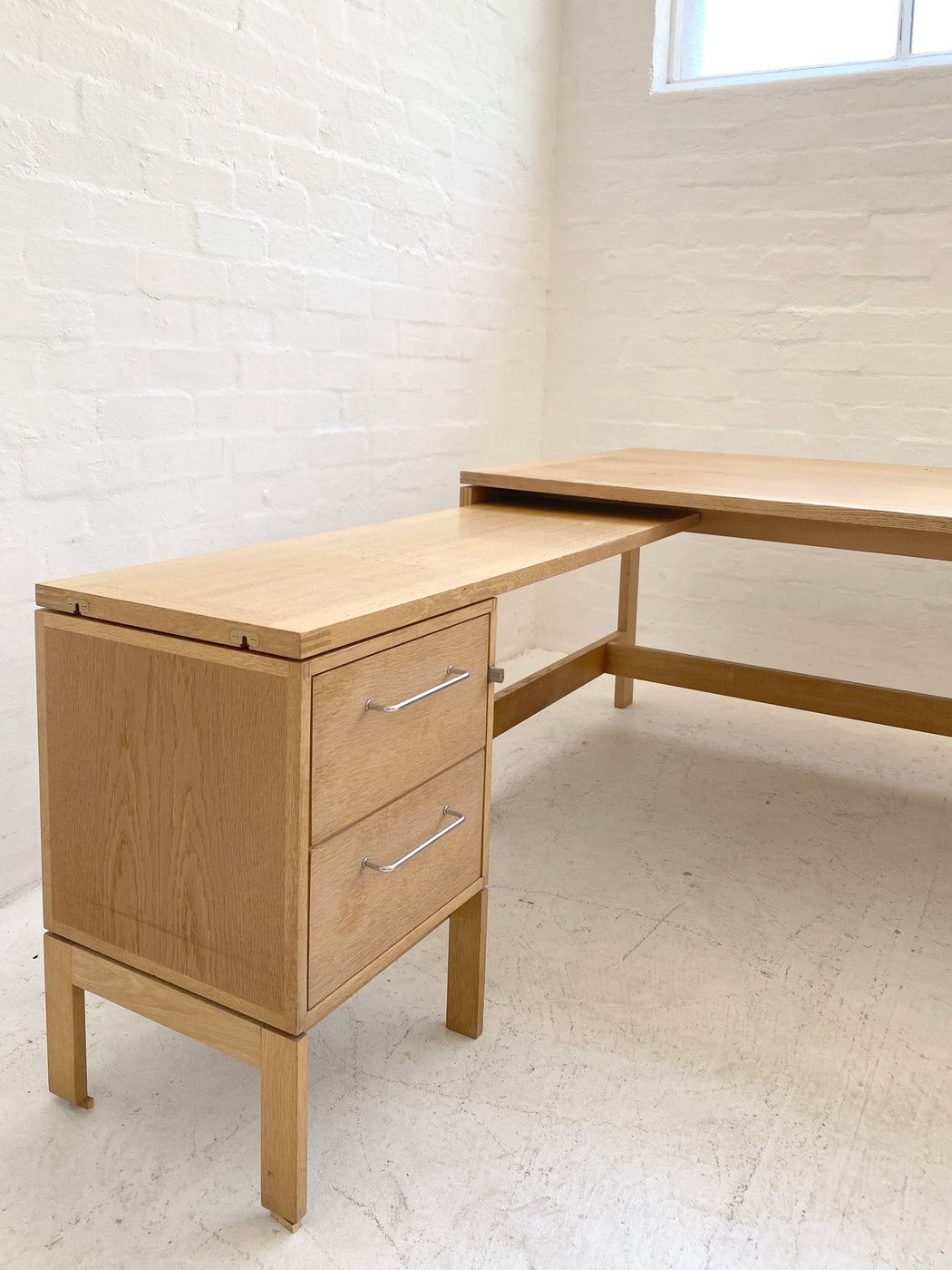Jensen & Valeur 'M40' Oak Desk