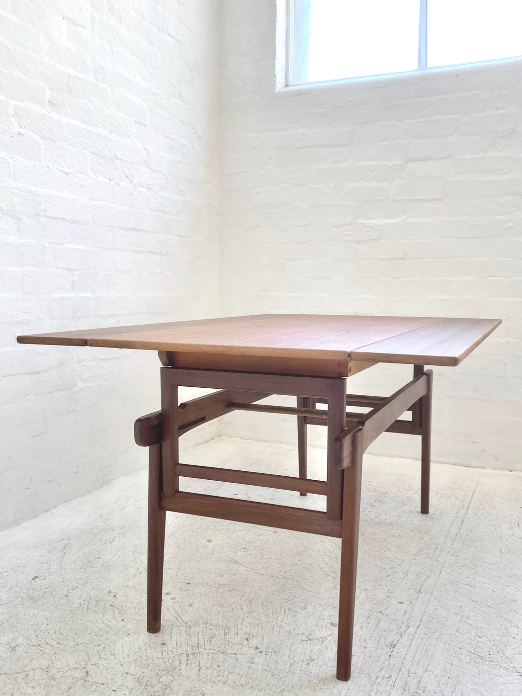 Danish 'Copenhagen' Elevator Table