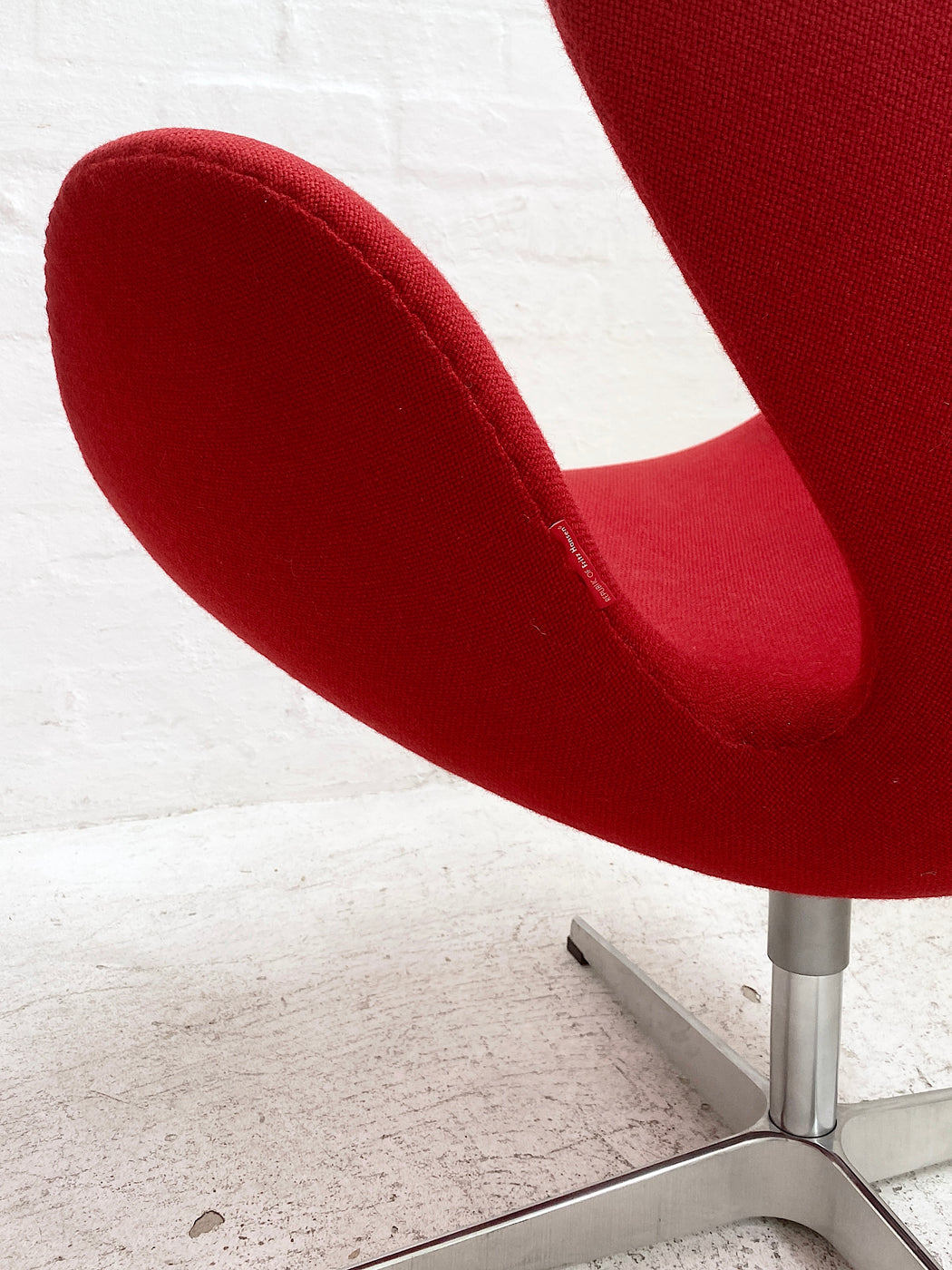 Arne Jacobsen 'Swan' Chair