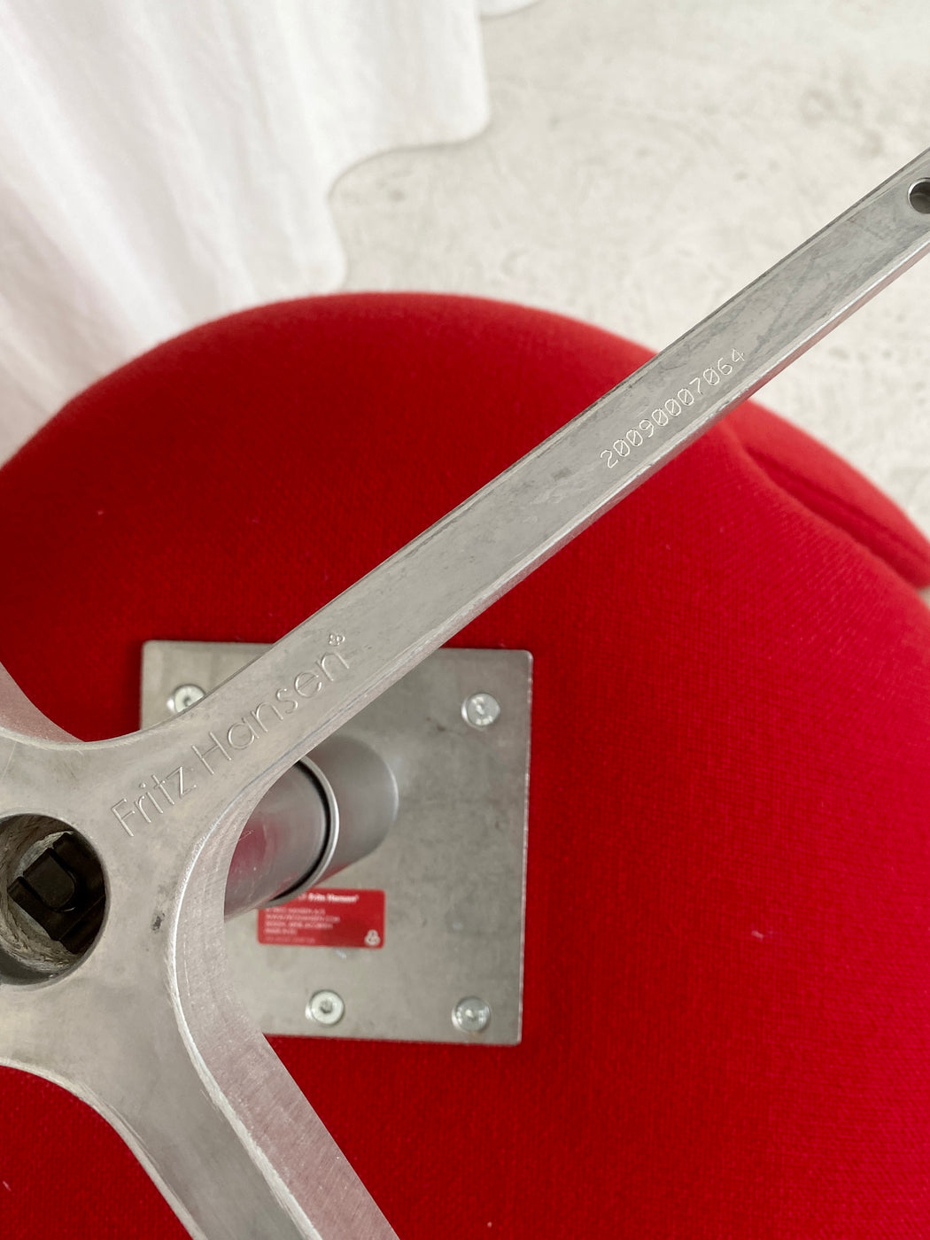 Arne Jacobsen 'Swan' Chair