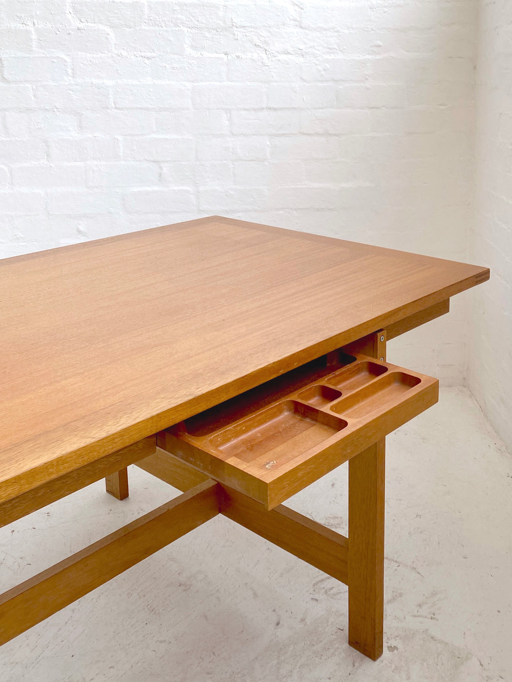 Henning Jensen & Torben Valeur Table