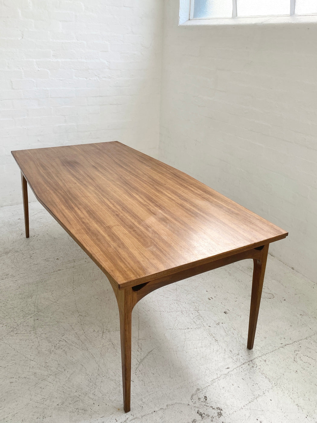 Dario Zoureff Dining Table